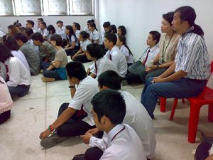 “หมอลำหุ่น” สัญจร 