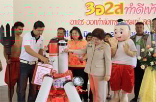 "ตราด" เริ่มแล้ว! ทำความดี งดเล้า-บุหรี่ เข้าพรรษา
