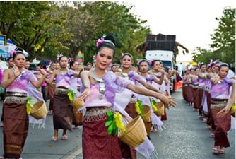 เทศกาลไหม ประเพณีผูกเสี่ยว จ.ขอนแก่นยิ่งใหญ่ ไร้แอลกอฮอล์