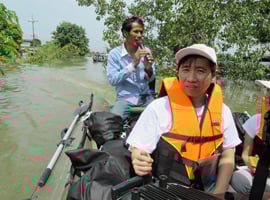 สสส.ปันน้ำใจช่วยผู้ประสบภัยน้ำท่วม “ชัยนาท”