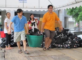 สสส.ปันน้ำใจช่วยผู้ประสบภัยน้ำท่วม “ชัยนาท”