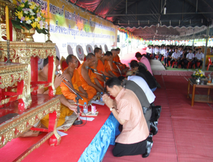 ชาวสุรินทร์ประกาศเจตนารมณ์ งดเหล้าเข้าพรรษา 