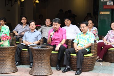 ชวนต่างชาติ เล่นน้ำวิถีไทย อย่างปลอดภัย ณ ถนนข้าวสาร