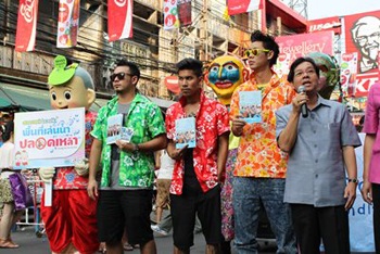 ชวนต่างชาติ เล่นน้ำวิถีไทย อย่างปลอดภัย ณ ถนนข้าวสาร