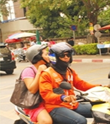บำราศนราดูร หน่วยงานตัวอย่าง รณรงค์สวมหมวกนิรภัย 100% 