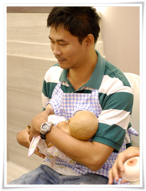 เปิดใจคุณพ่อใส่ ‘เต้าเทียม’ รู้ซึ้งหัวอกแม่รับ ‘สัปดาห์นมแม่โลก 2010’