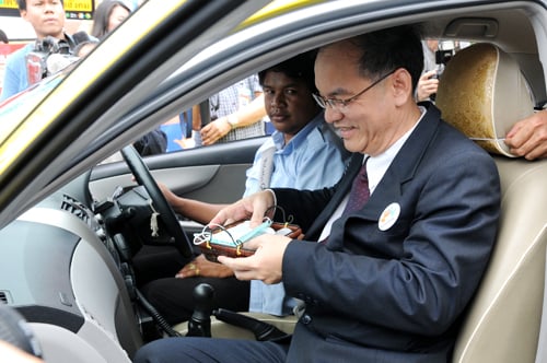 อนุฯหวัด 2009 จับมือเครือข่ายแท็กซี่ เปิดตัวโครงการ “แท็กซี่ไทยปลอดภัย รวมพลังสู้หวัด 2009”