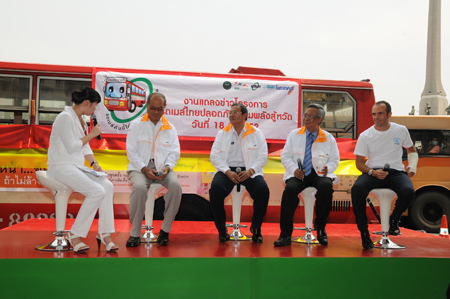 ประมวลภาพงาน “รถเมล์ไทยปลอดภัย รวมพลังสู้หวัด 2009 (Hygiene Bus)”
