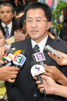 ประมวลภาพการประชุมแลกเปลี่ยนเรียนรู้จากงานประจำสู่งานวิจัย R2R:เพิ่มคุณค่าพัฒนาคนพัฒนาบริการ 16-17 ก.ค.52 ณ รร.ริชมอนด์