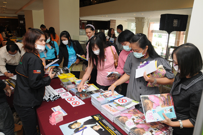 ประมวลภาพการประชุมแลกเปลี่ยนเรียนรู้จากงานประจำสู่งานวิจัย R2R:เพิ่มคุณค่าพัฒนาคนพัฒนาบริการ 16-17 ก.ค.52 ณ รร.ริชมอนด์