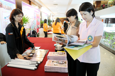 ประมวลภาพการประชุมแลกเปลี่ยนเรียนรู้จากงานประจำสู่งานวิจัย R2R:เพิ่มคุณค่าพัฒนาคนพัฒนาบริการ 16-17 ก.ค.52 ณ รร.ริชมอนด์
