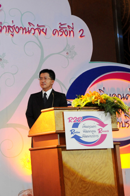 ประมวลภาพการประชุมแลกเปลี่ยนเรียนรู้จากงานประจำสู่งานวิจัย R2R:เพิ่มคุณค่าพัฒนาคนพัฒนาบริการ 16-17 ก.ค.52 ณ รร.ริชมอนด์