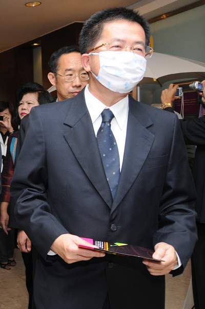 ประมวลภาพการประชุมแลกเปลี่ยนเรียนรู้จากงานประจำสู่งานวิจัย R2R:เพิ่มคุณค่าพัฒนาคนพัฒนาบริการ 16-17 ก.ค.52 ณ รร.ริชมอนด์