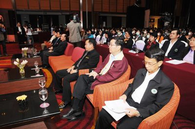 ประมวลภาพการประชุมแลกเปลี่ยนเรียนรู้จากงานประจำสู่งานวิจัย R2R:เพิ่มคุณค่าพัฒนาคนพัฒนาบริการ 16-17 ก.ค.52 ณ รร.ริชมอนด์