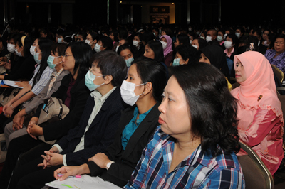 ประมวลภาพการประชุมแลกเปลี่ยนเรียนรู้จากงานประจำสู่งานวิจัย R2R:เพิ่มคุณค่าพัฒนาคนพัฒนาบริการ 16-17 ก.ค.52 ณ รร.ริชมอนด์