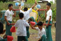 ประมวลภาพเทศกาลล้านนาดนตรีสร้างสุข “ละอ่อนบรรเลง ระมิงค์ขับขาน” วันอาทิตย์ที่ 22 มีนาคม 52 จ.เชียงใหม่