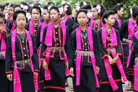 ประเพณีแซนโฎนตา บูชาบรรพบุรุษ