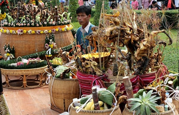 ประเพณีแซนโฎนตา บูชาบรรพบุรุษ