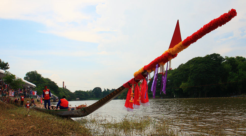 ท้องถิ่นเดินหน้าอนุรักษ์ประเพณี รณรงค์แข่งเรือปลอดเหล้า