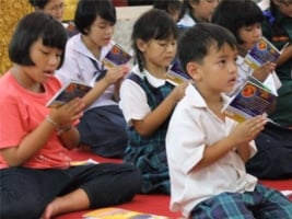 ทำบุญวันพระใหญ่ สุขใจชวนเด็กเข้าวัด