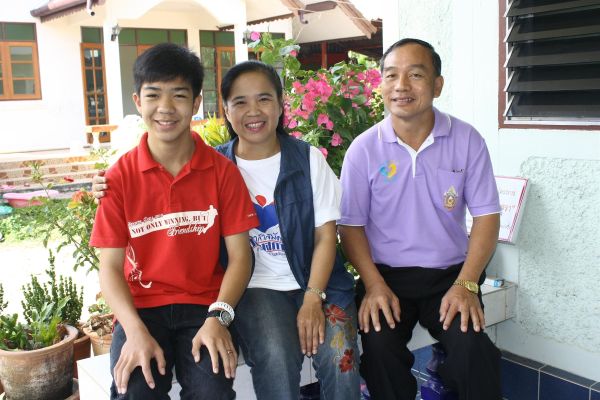 สสส.หนุน “พ่อ-แม่” เปิดอก-เข้าถึง-เข้าใจ วัยรุ่น ใส่ใจ “ทุกขภาวะ” และ “สุขภาวะ” ทางเพศเยาวชน