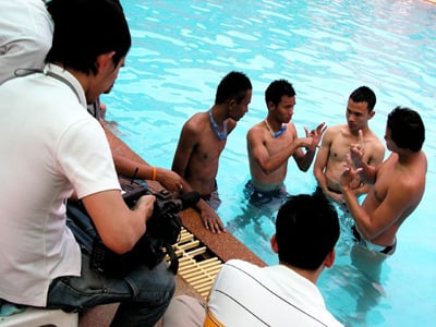 สอนว่ายน้ำกลุ่มเด็กหูหนวก