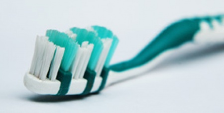 เลือกแปรงสีฟันใหม่อย่างไรดี