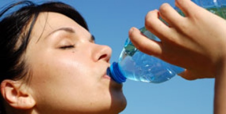 แนะดื่มน้ำล้างกระเพาะปัสสาวะ รักษาสุขภาพ