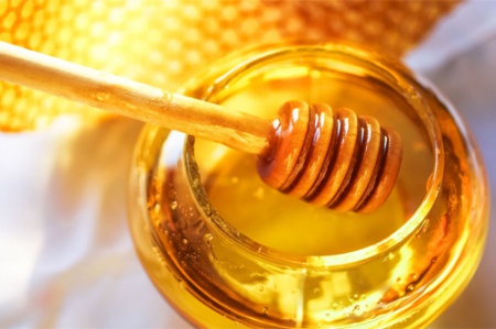 “น้ำผึ้ง” ก็แพ้ได้ ต้องใช้อย่างระวัง ขึ้นชื่อว่าน้ำผึ้งแล้วนั้น นอกจากมีประโยชน์แล้วก็ยังมีโทษถ้าใช้อย่างไม่ระมััดระวัง