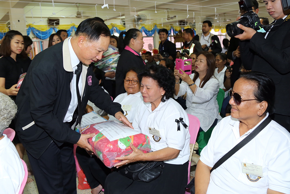 มอบของขวัญปีใหม่ ขับเคลื่อนการพัฒนาคุณภาพชีวิต thaihealth