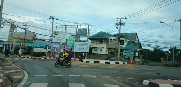 สร้างวงเวียนทางแยกเพิ่มความปลอดภัยทางถนน thaihealth