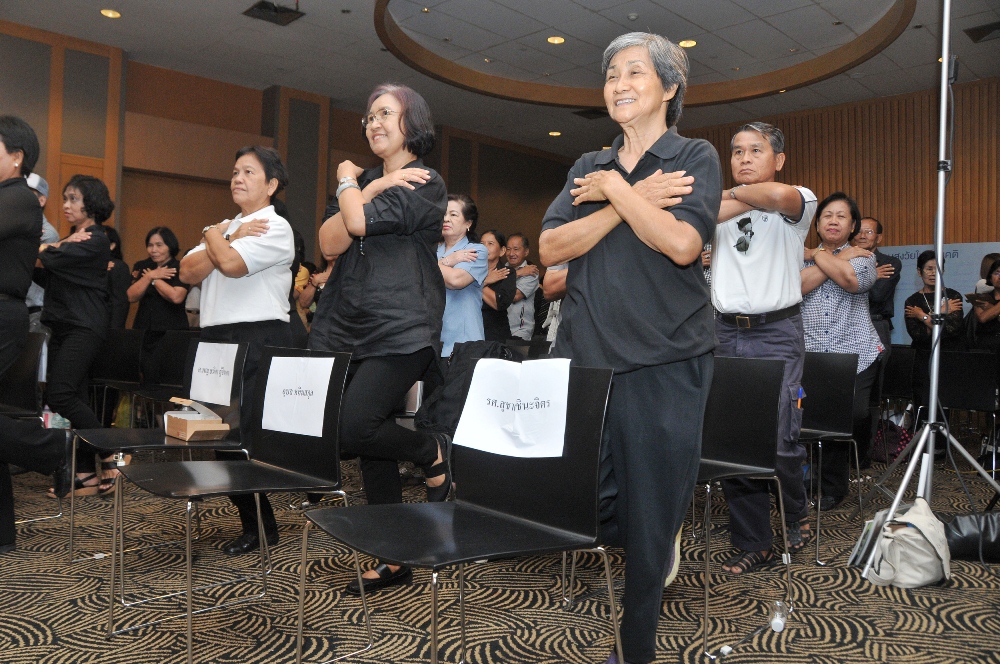 เรียนรู้ท่ากายบริหารลดกระแทก สร้างความแข็งแรงผู้สูงวัย thaihealth