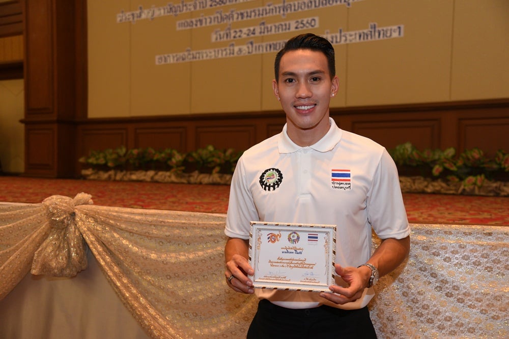 ‘ลีซอ’ แบบอย่างนักกีฬาไม่สูบบุหรี่ก็เท่ห์ได้  thaihealth