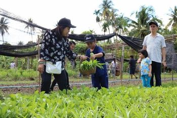 ปฐมจัดทริบ 'พาคนกินพบคนปลูก' thaihealth