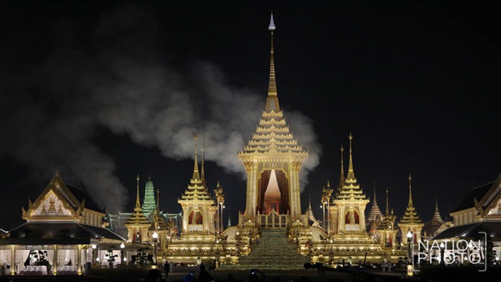 น้ำตาไหลวินาทีเห็นควันออกจากพระเมรุมาศ thaihealth