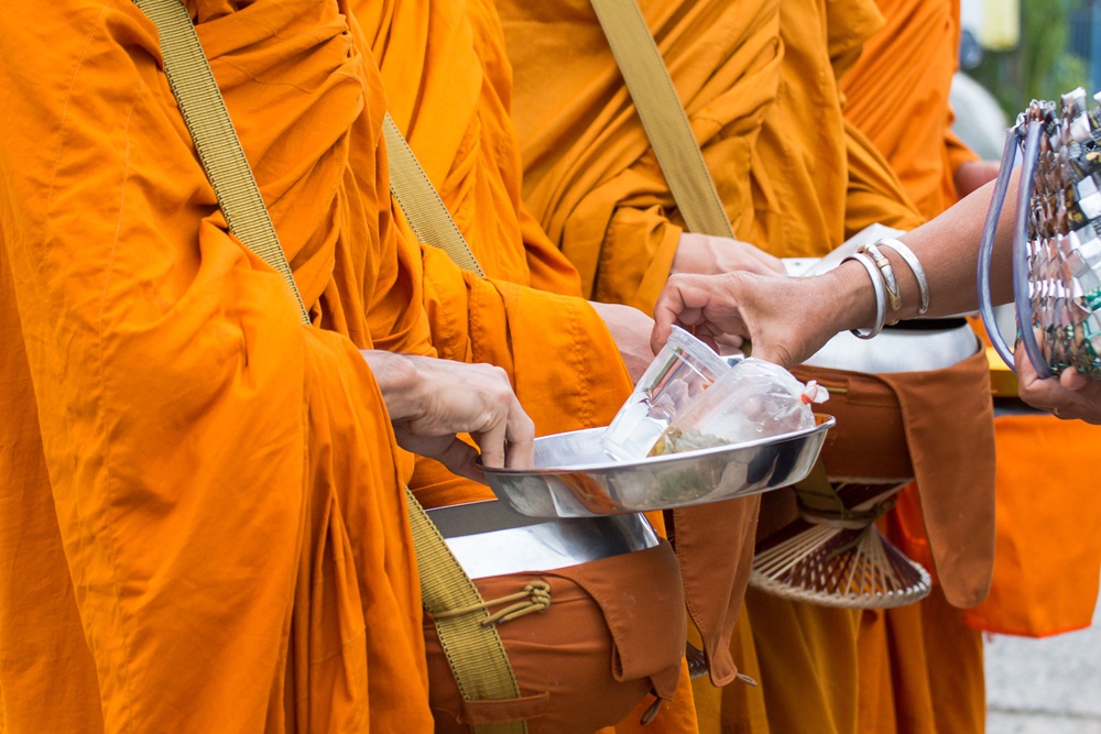 เลือกอาหารถวายพระสงฆ์ ลดโรคไม่ติดต่อเรื้อรัง thaihealth