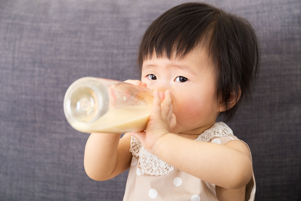 เตือนลูกฟันผุเต็มปาก ภัยจาก'ดูดนมขวด'กลางดึก thaihealth