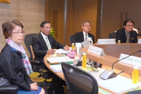 ห่วง 'โจ๋-สูงวัย' เหยื่อสื่อออนไลน์ thaihealth