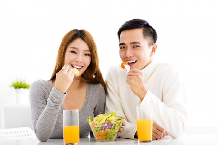 กรมอนามัยแนะ ดูแลสุขภาพและทานอาหารด้วยสูตร 2:1:1  กรมอนามัย ห่วงใยสุขภาพของคนไทยหลังกินเลี้ยงฉลองปีใหม่ แนะฟื้นฟูร่างกายและคุมน้ำหนัก ด้วยหลักการกินอาหารสูตร 2:1:1 