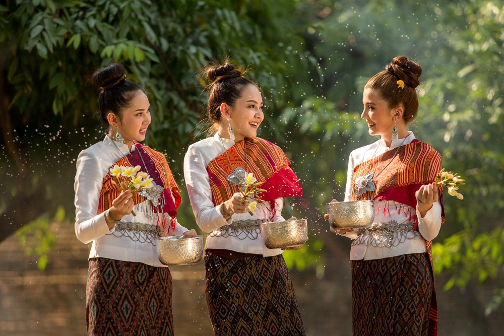 สายด่วน 1300 สงกรานต์ปลอดภัย ช่วยผู้หญิงถูกลวนลาม thaihealth