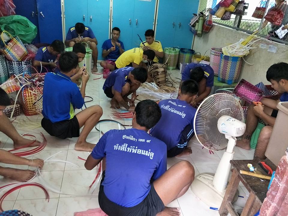 'สานสายใย เพื่อนช่วยเพื่อน' ความงามเล็กๆ ของเด็กหัวรั้น thaihealth