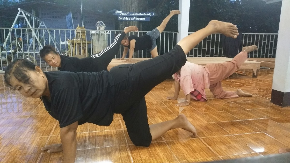 'โยคะ' สร้างสุขเพื่อผู้สูงอายุ thaihealth