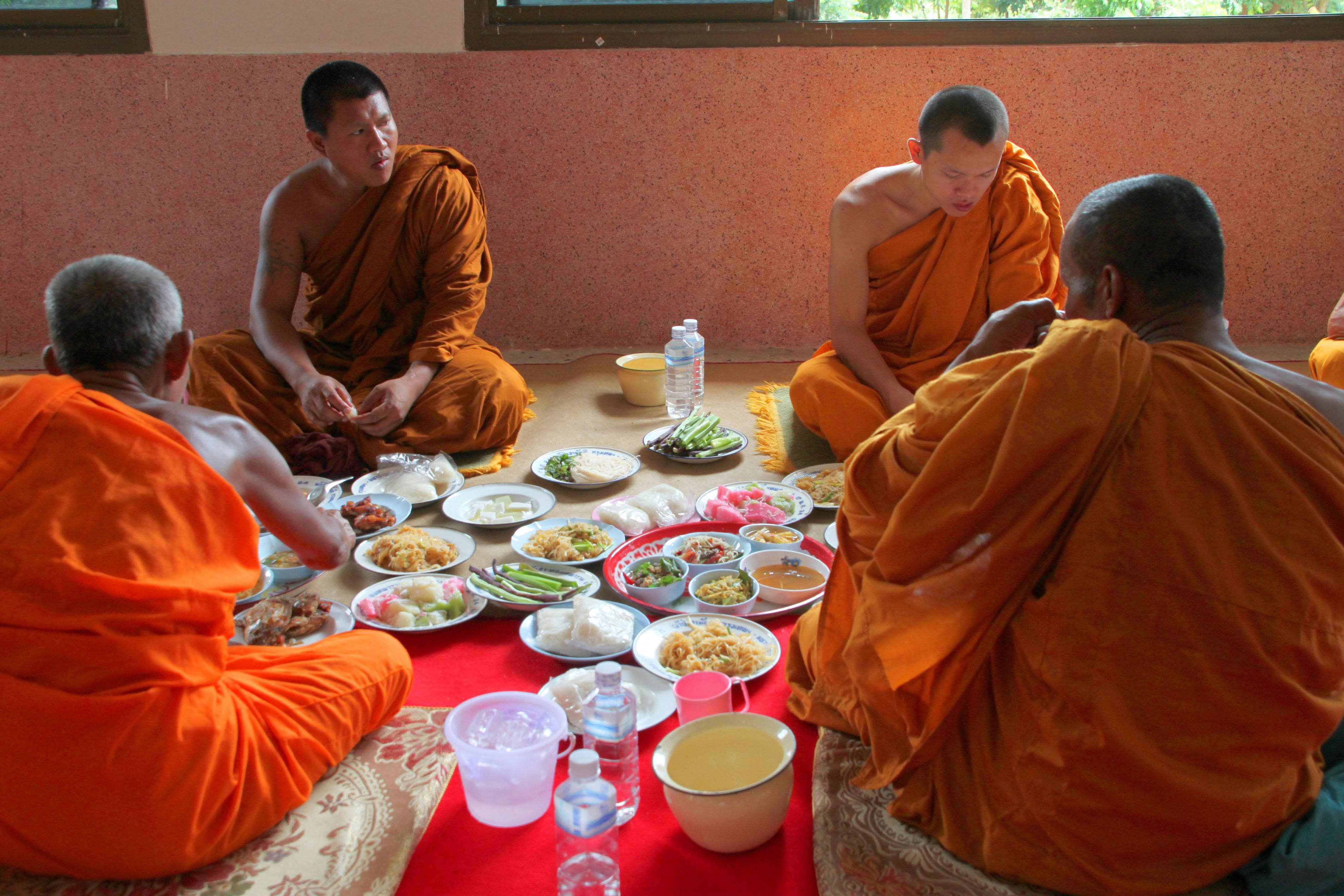 ปัญหาคลาสสิก ‘พระอ้วน’  thaihealth