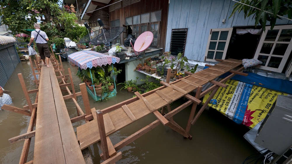 ปภ.แนะปชช.รับมือวิธีเอาตัวรอดเมื่อเกิดอุทกภัย thaihealth