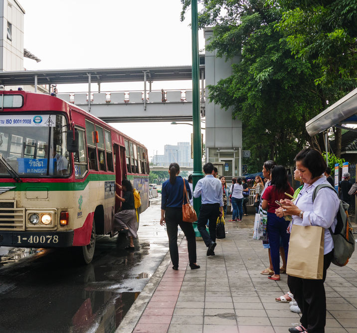 สั่งห้ามรถเมล์ควันดำ-เข้มแนวก่อสร้างรถไฟฟ้า thaihealth