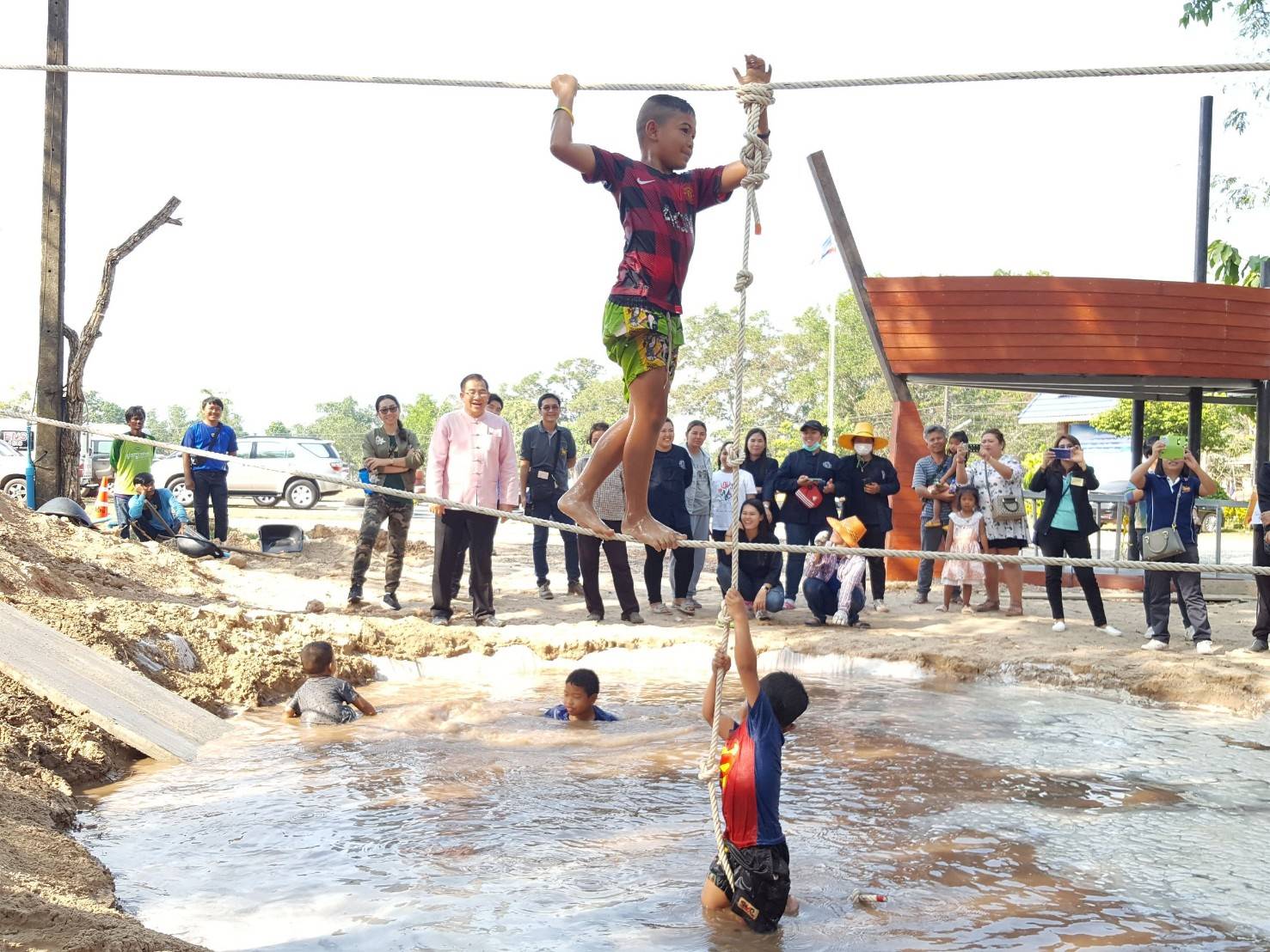 เปิดสร้างสนามเด็กเล่นสร้างปัญญา รุ่น 10 จันทบุรี thaihealth