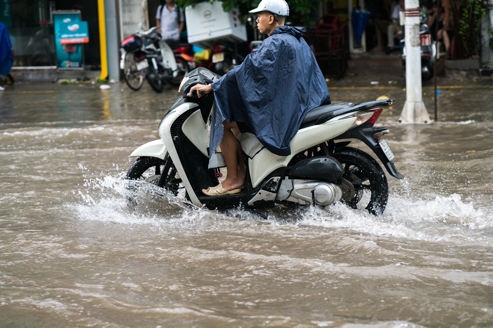 7 วิธีขับขี่ ช่วงฝนตกและน้ำท่วมขัง ป้องกันอุบัติเหตุทางถนน thaihealth