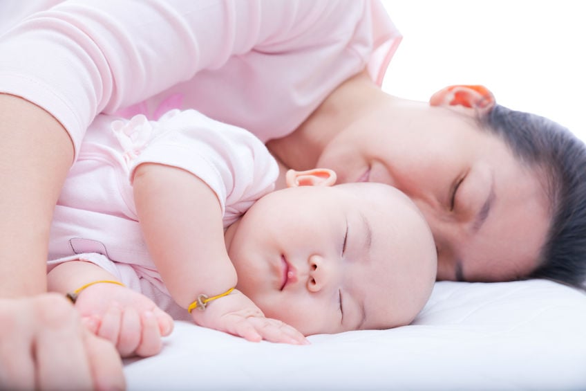 แนะพ่อแม่เลือก-จัดเตียงนอนปลอดภัย ป้องกันทารกตกเตียง thaihealth