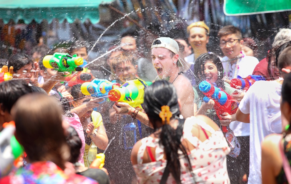 สงกรานต์โนแอลภูเก็ต 2562 ถนนดีบุกสืบสานประเพณีไทย thaihealth