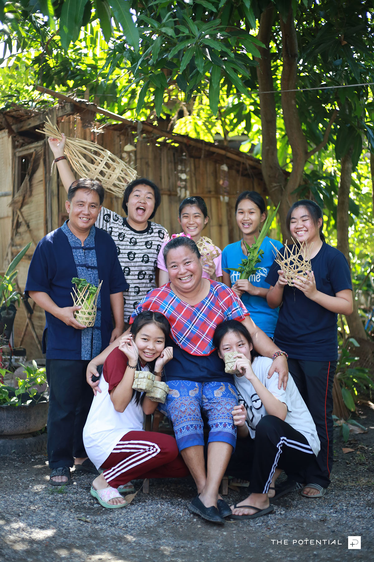 หน้าร้อนสานเข่งใส่หอม หน้าฝนสานตระกร้าเก็บเห็ด thaihealth